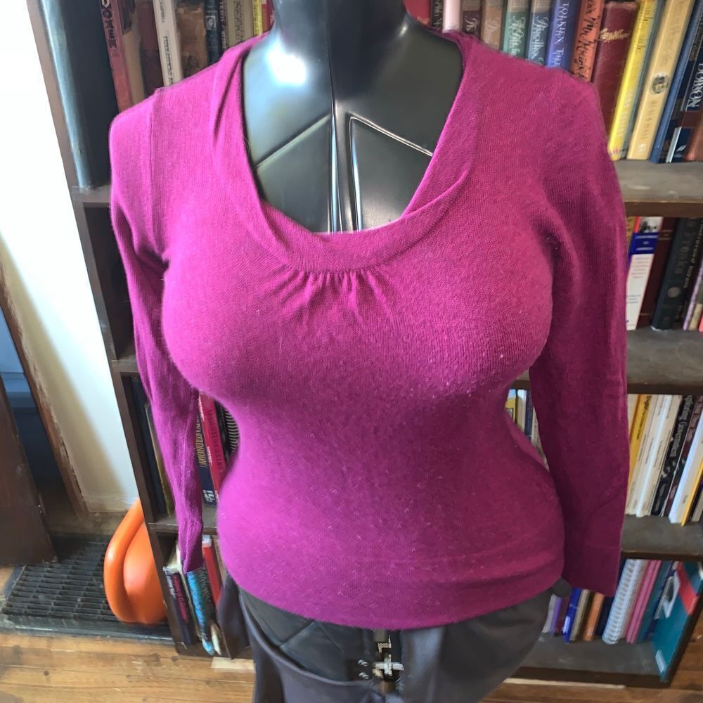 Banana Republic raspberry pink luxury cashmere XS pullover sweater